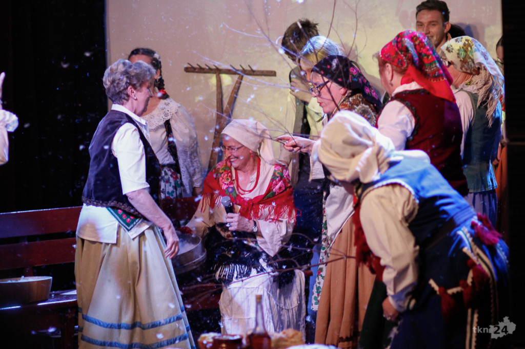 Wideo: Przedstawienie pełne folkloru w Domu Kultury