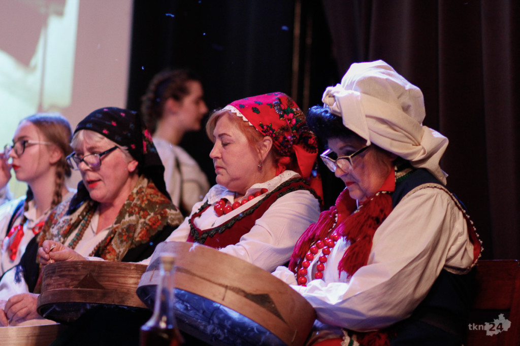 Wideo: Przedstawienie pełne folkloru w Domu Kultury