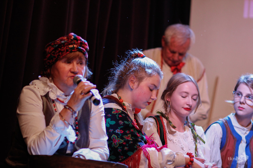 Wideo: Przedstawienie pełne folkloru w Domu Kultury