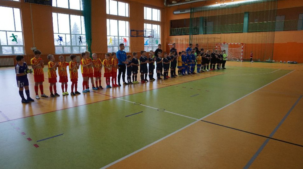 Dwa turnieje halowej piłki nożnej rozegrano w Radoszycach [zdjęcia]