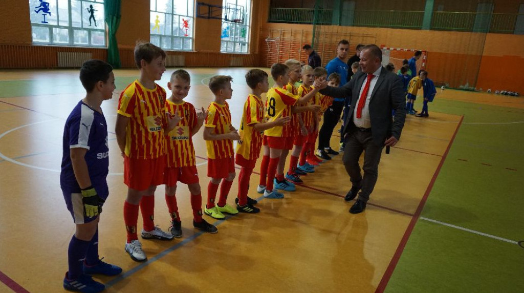 Dwa turnieje halowej piłki nożnej rozegrano w Radoszycach [zdjęcia]