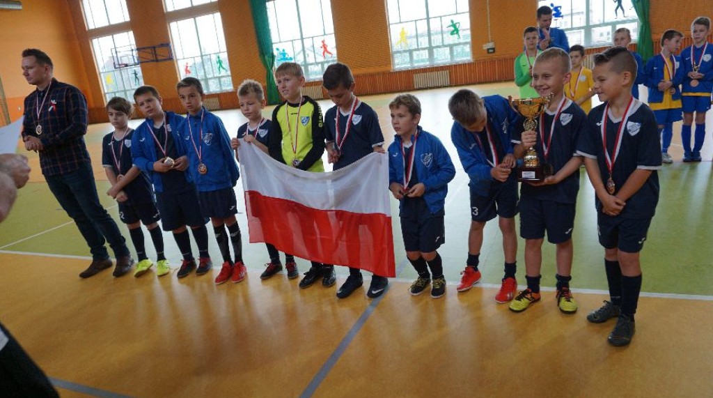Dwa turnieje halowej piłki nożnej rozegrano w Radoszycach [zdjęcia]