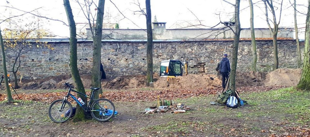 Poszukują zamordowanych w Urzędzie Bezpieczeństwa i proszą o pomoc [zdjęcia]