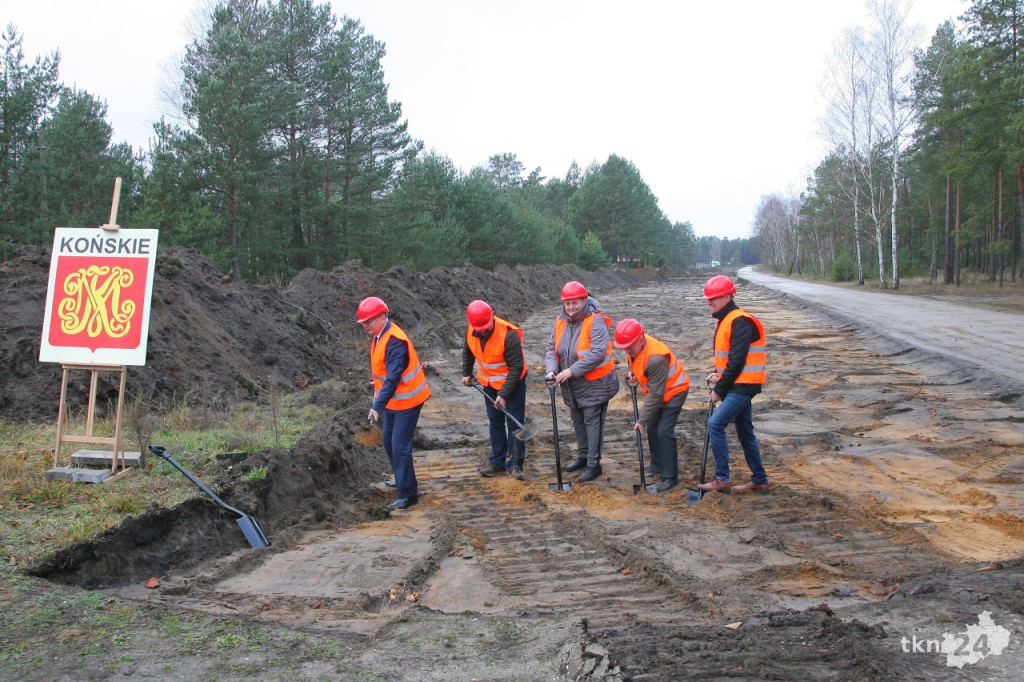 Rozpoczęli prace nad ulicą Jarzębinową w Sielpi! [wideo, zdjęcia]