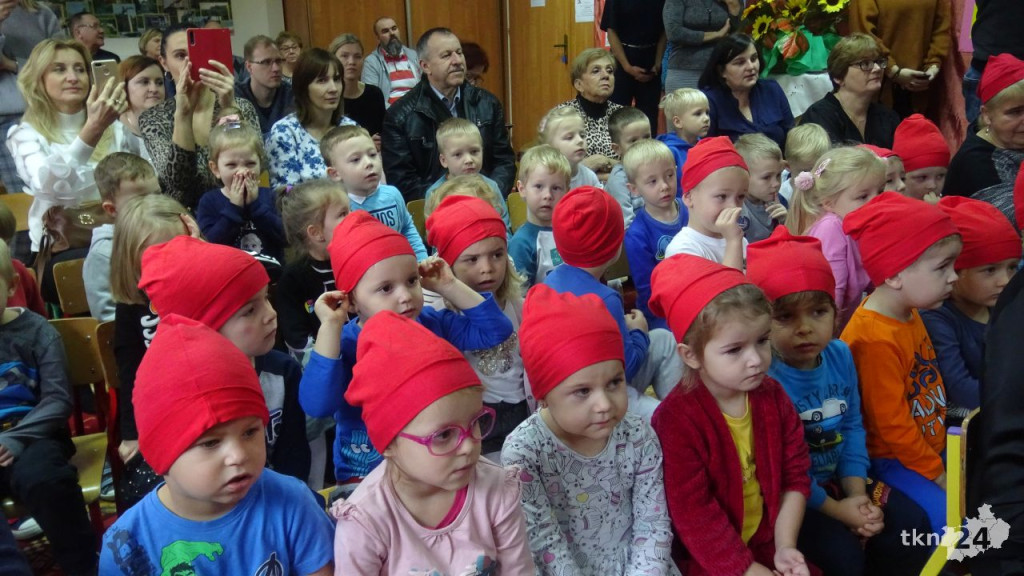 Przedszkolaki pasowane w Światowy Dzień Pluszowego Misia [wideo, zdjęcia]