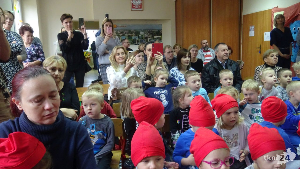 Przedszkolaki pasowane w Światowy Dzień Pluszowego Misia [wideo, zdjęcia]