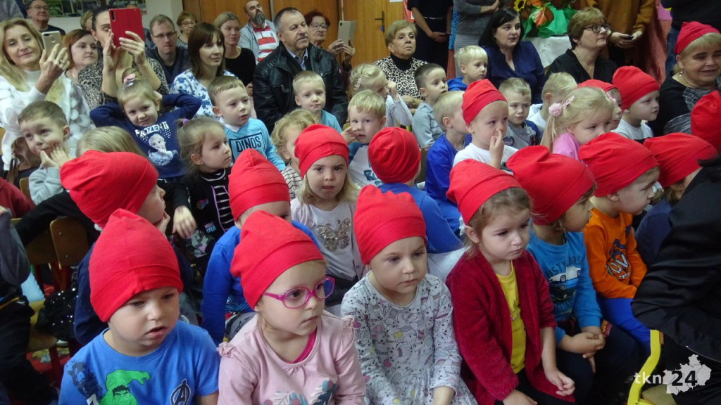 Przedszkolaki pasowane w Światowy Dzień Pluszowego Misia [wideo, zdjęcia]