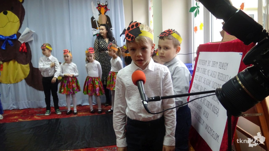 Przedszkolaki pasowane w Światowy Dzień Pluszowego Misia [wideo, zdjęcia]