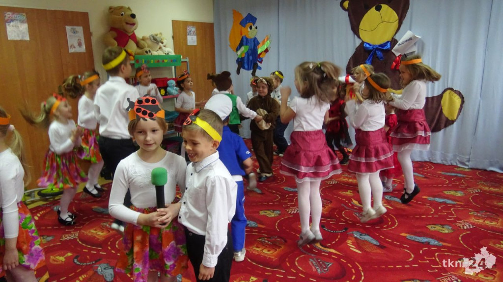 Przedszkolaki pasowane w Światowy Dzień Pluszowego Misia [wideo, zdjęcia]