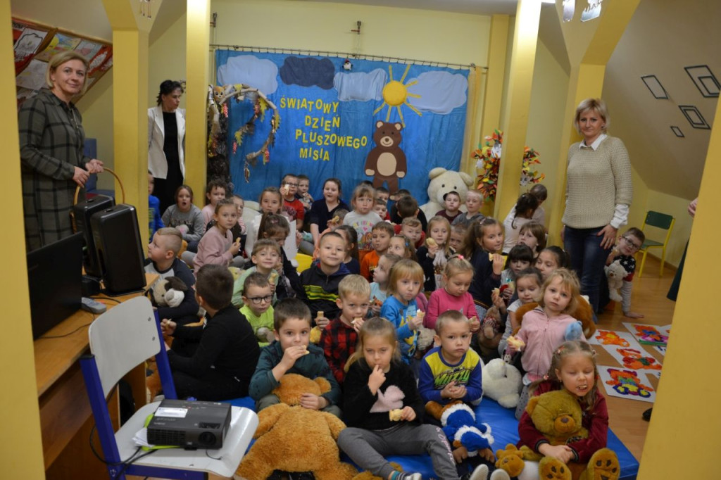 Najmłodsi w Rogowie obchodzili Światowy Dzień Pluszowego Misia! [zdjęcia]