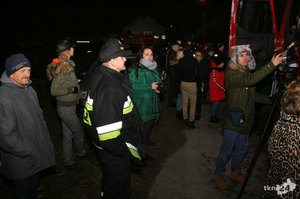 OSP Modliszewice ma nowy wóz! Powitanie było efektowne! [wideo, zdjęcia]
