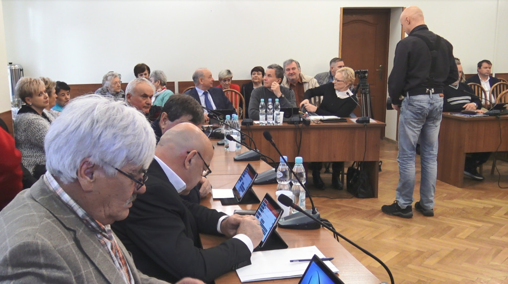 Końskie: Spór o dworzec i przedszkola na sesji Rady Miejskiej [wideo, zdjęcia]