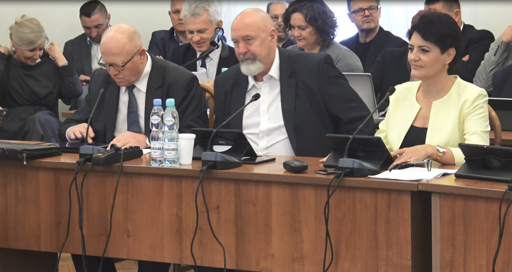 Końskie: Spór o dworzec i przedszkola na sesji Rady Miejskiej [wideo, zdjęcia]