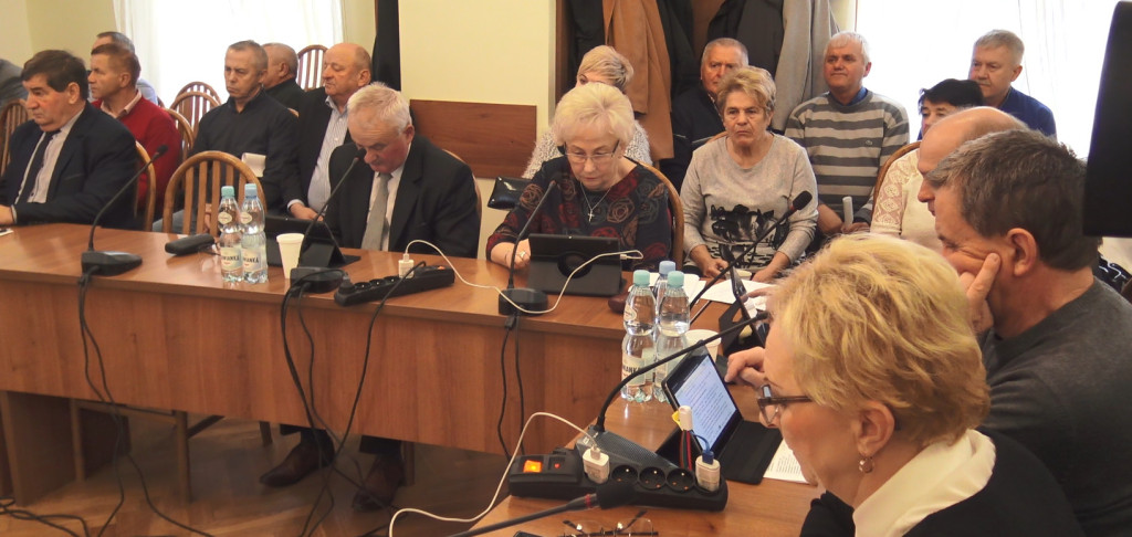 Końskie: Spór o dworzec i przedszkola na sesji Rady Miejskiej [wideo, zdjęcia]