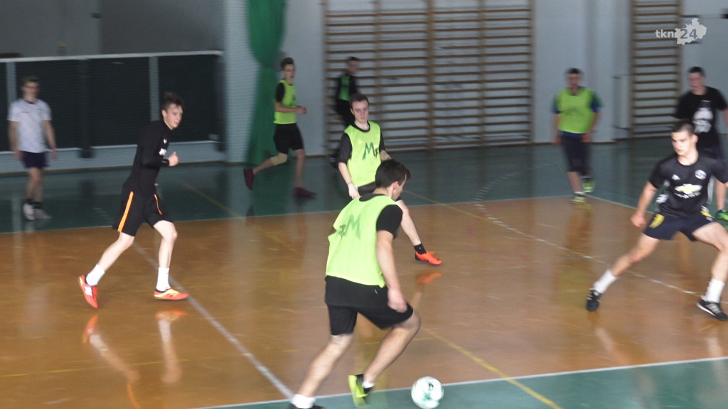 Ruszyła Miejska Liga Futsalu w Stąporkowie [zdjęcia, wideo]