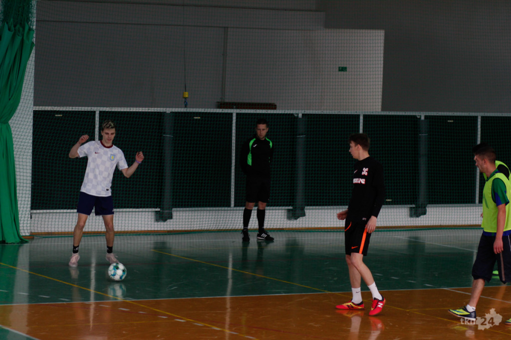 Ruszyła Miejska Liga Futsalu w Stąporkowie [zdjęcia, wideo]