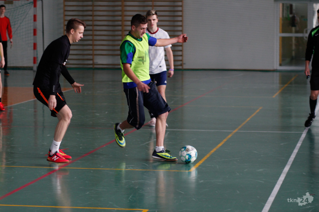 Ruszyła Miejska Liga Futsalu w Stąporkowie [zdjęcia, wideo]