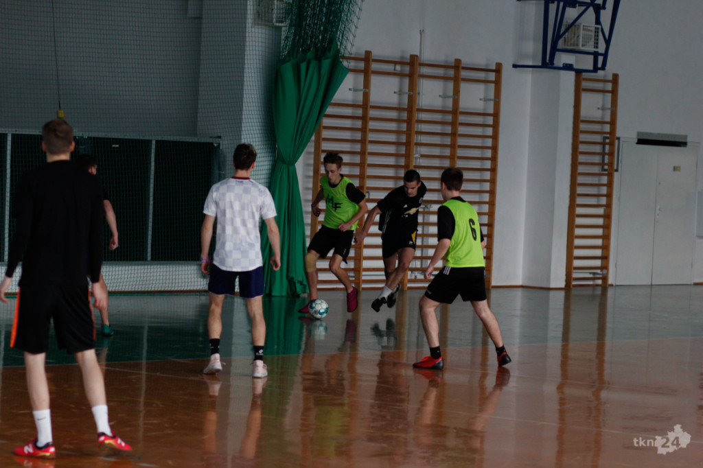 Ruszyła Miejska Liga Futsalu w Stąporkowie [zdjęcia, wideo]
