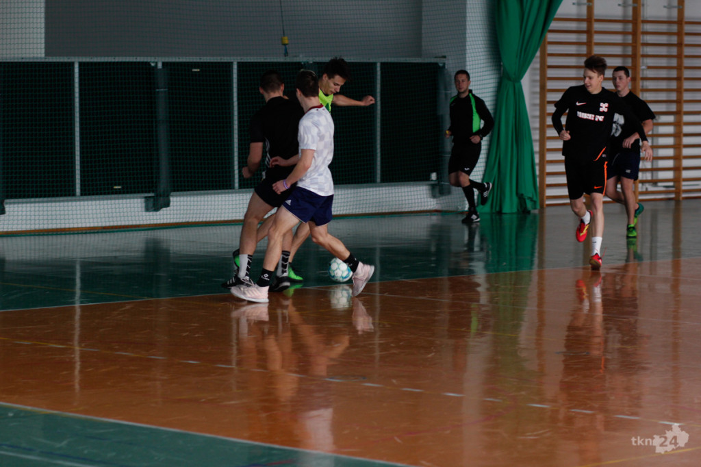 Ruszyła Miejska Liga Futsalu w Stąporkowie [zdjęcia, wideo]