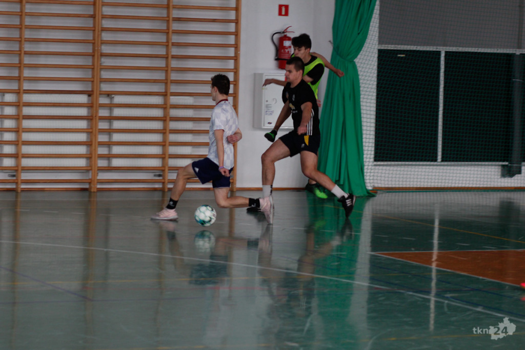 Ruszyła Miejska Liga Futsalu w Stąporkowie [zdjęcia, wideo]