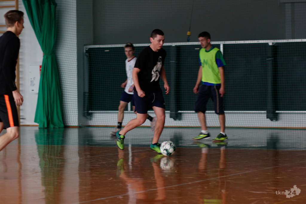 Ruszyła Miejska Liga Futsalu w Stąporkowie [zdjęcia, wideo]