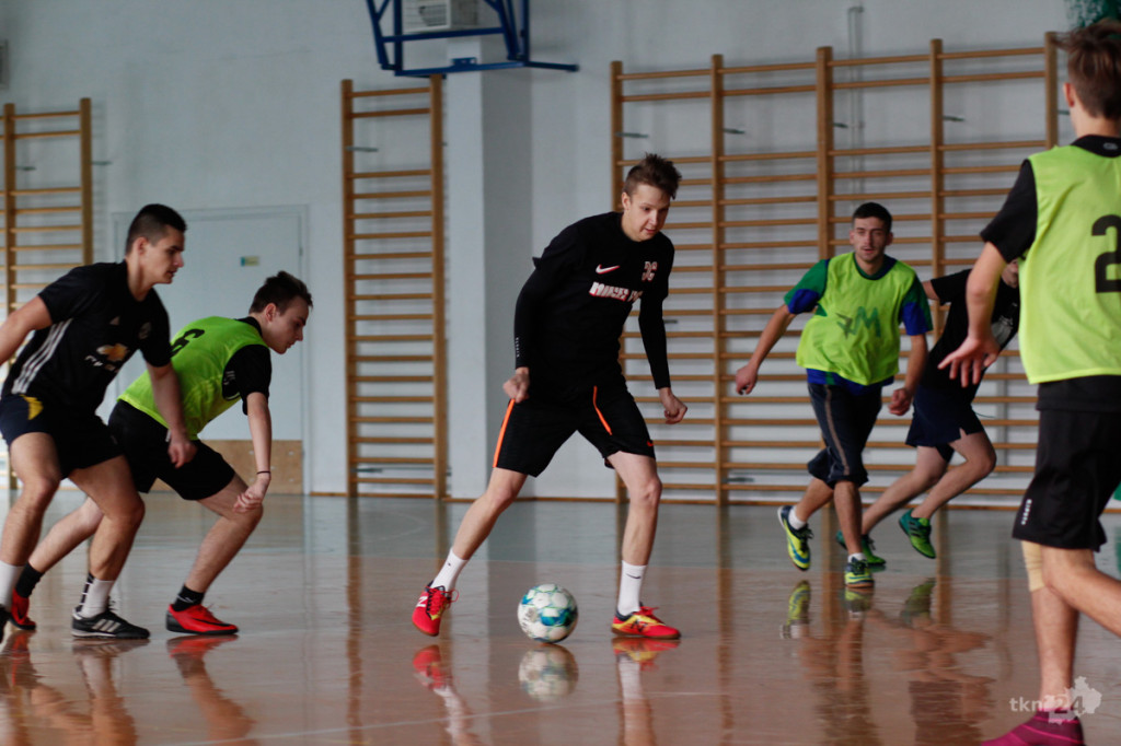 Ruszyła Miejska Liga Futsalu w Stąporkowie [zdjęcia, wideo]