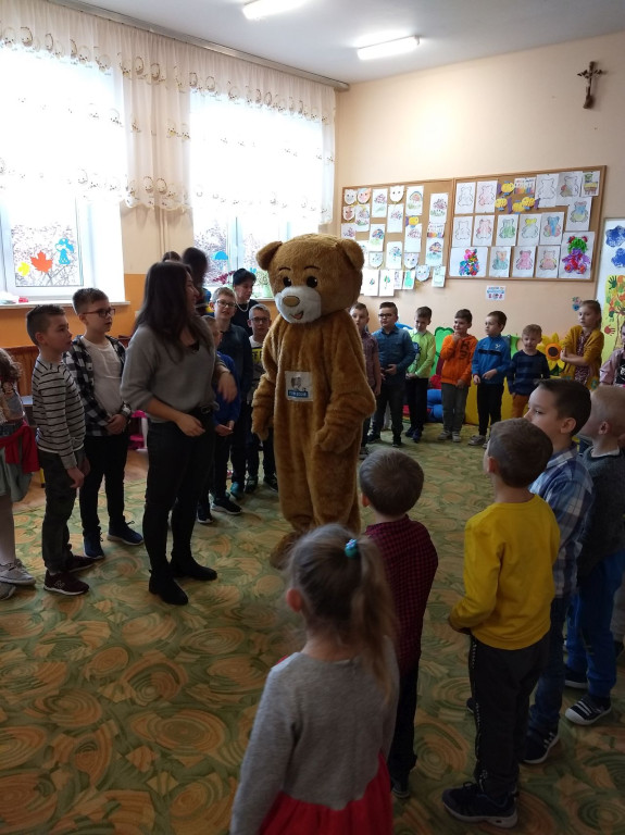Pluszowy miś uczył angielskiego najmłodszych w powiecie! [wideo, zdjęcia]