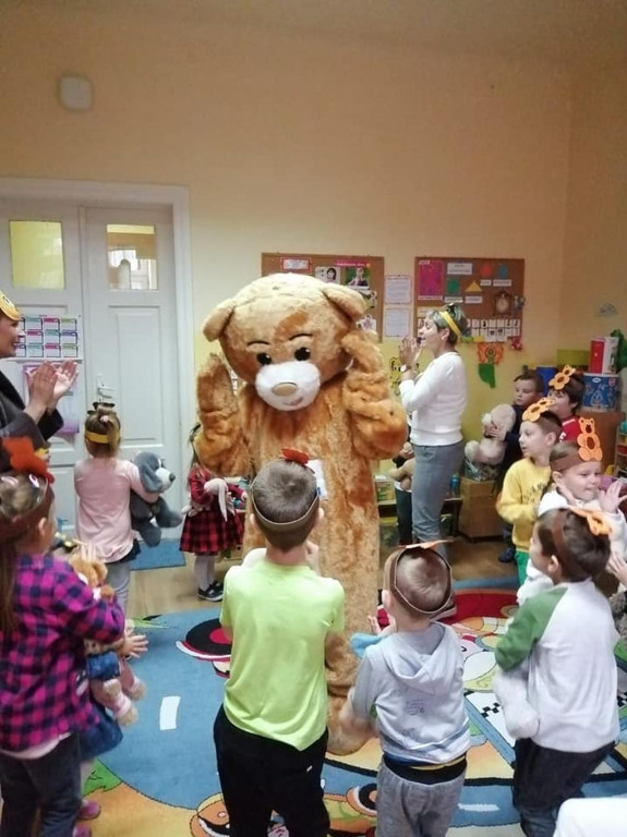 Pluszowy miś uczył angielskiego najmłodszych w powiecie! [wideo, zdjęcia]