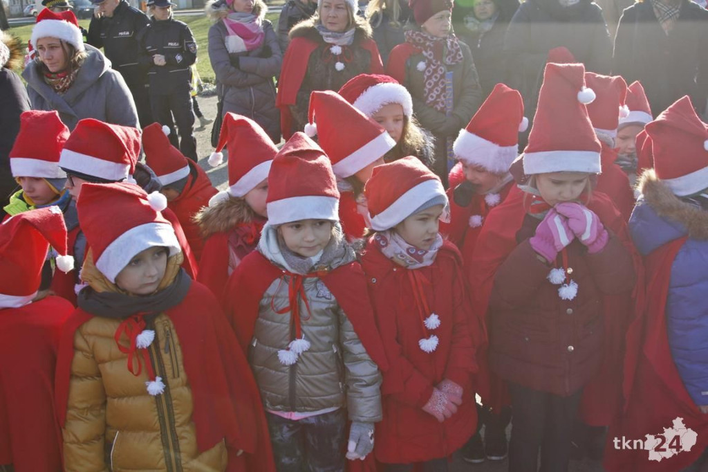 Choinka w Końskich już mieni się światłami! [fotorelacja]