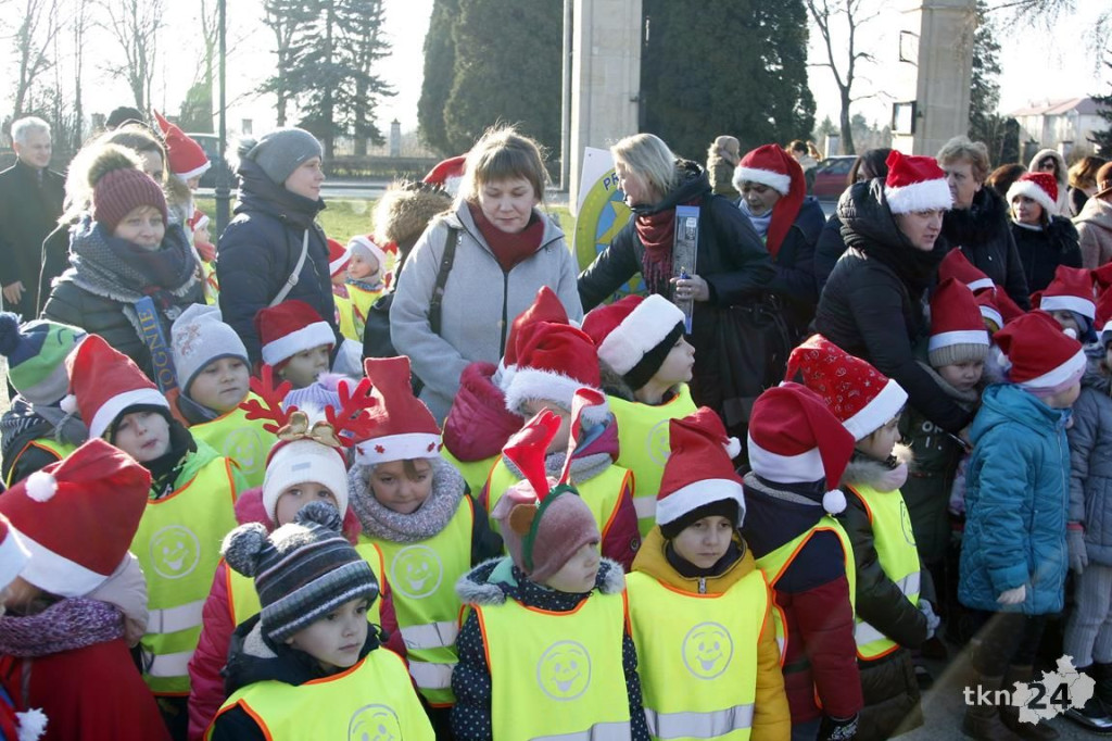 Choinka w Końskich już mieni się światłami! [fotorelacja]
