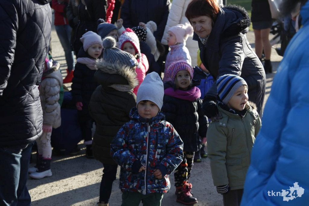 Choinka w Końskich już mieni się światłami! [fotorelacja]