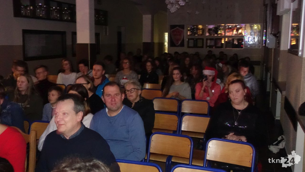Ponad 22 tysiące zł zebrali podczas koncertu charytatywnego w I LO! [wideo, zdjęcia]