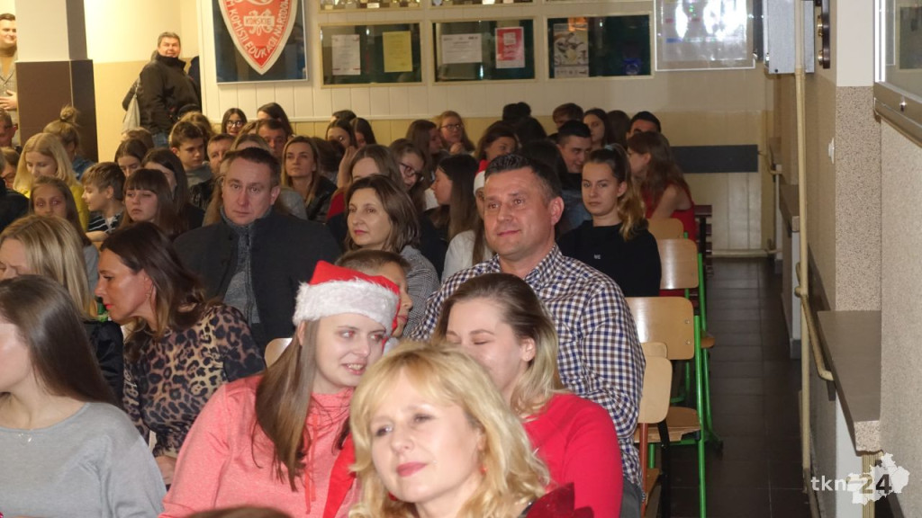 Ponad 22 tysiące zł zebrali podczas koncertu charytatywnego w I LO! [wideo, zdjęcia]