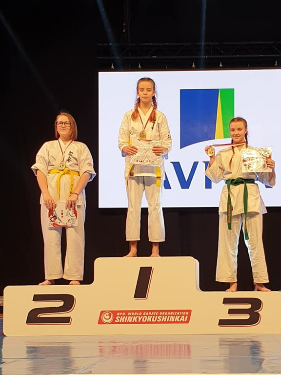 Osiem medali Koneckiego Klubu Karate na prestiżowym Kokoro Cup! [zdjęcia]