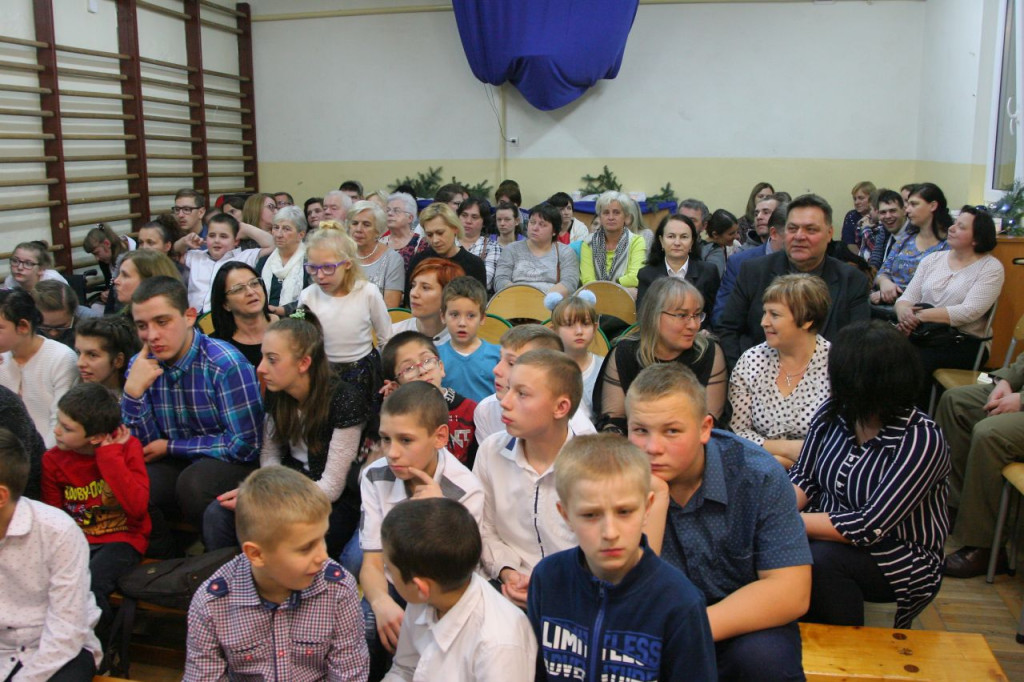 Podopieczni SOSW w Baryczy kultywowali tradycję świąt [wideo, zdjęcia]