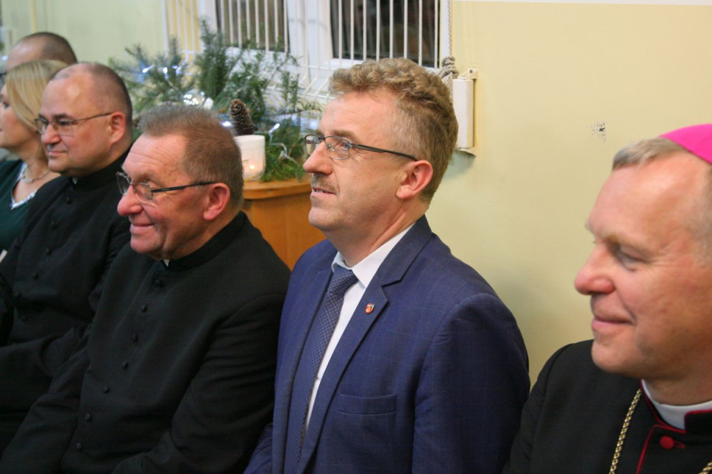 Podopieczni SOSW w Baryczy kultywowali tradycję świąt [wideo, zdjęcia]