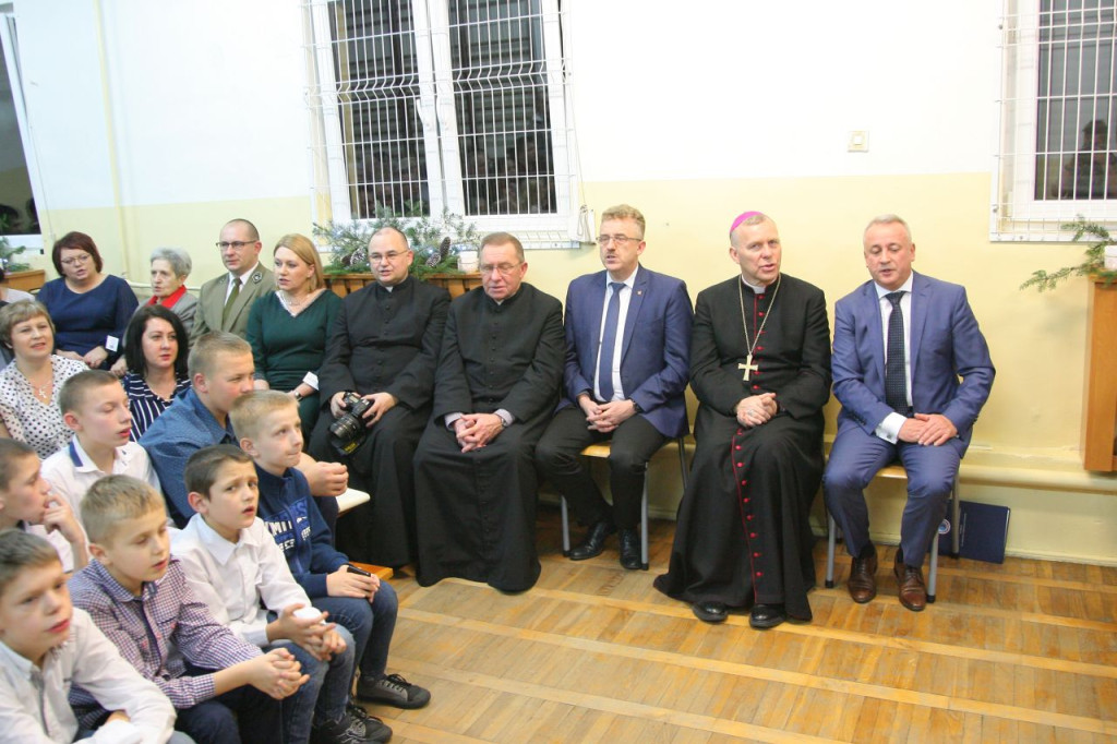 Podopieczni SOSW w Baryczy kultywowali tradycję świąt [wideo, zdjęcia]