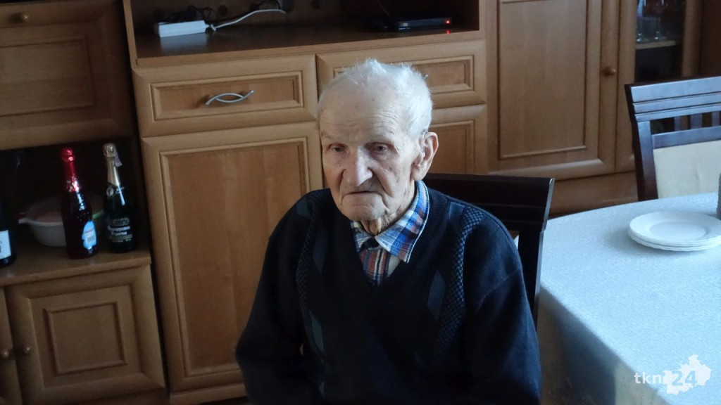 Władysław Pierściński z Młotkowic przeżył już 100 lat i ma się dobrze! [wideo, zdjęcia]