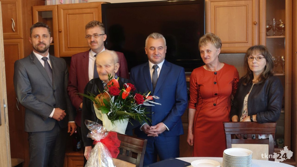 Władysław Pierściński z Młotkowic przeżył już 100 lat i ma się dobrze! [wideo, zdjęcia]
