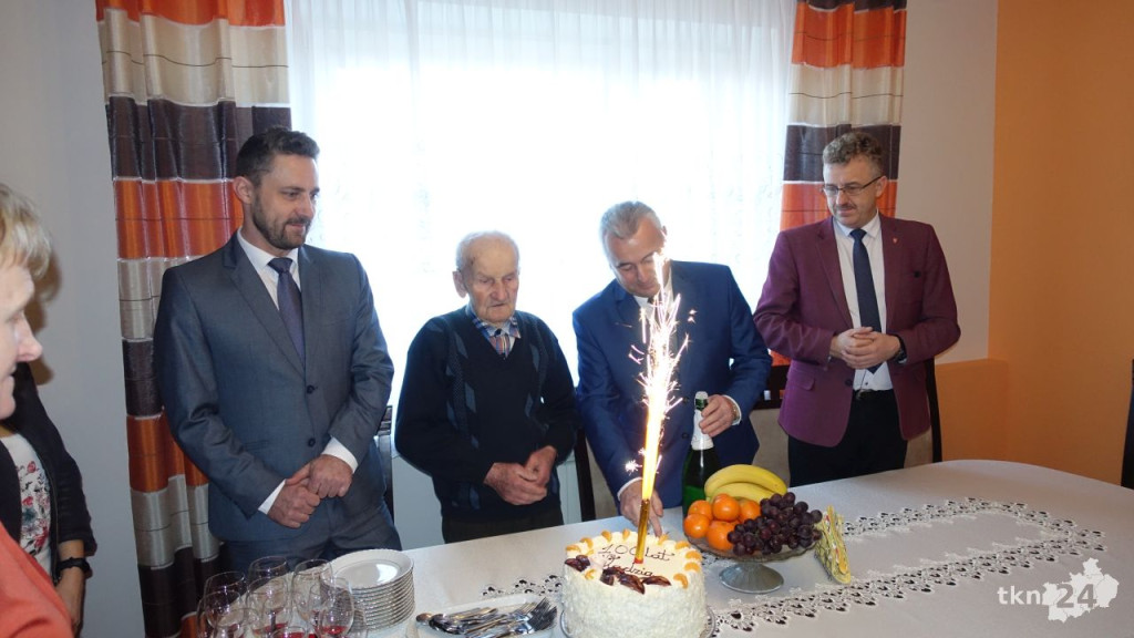 Władysław Pierściński z Młotkowic przeżył już 100 lat i ma się dobrze! [wideo, zdjęcia]