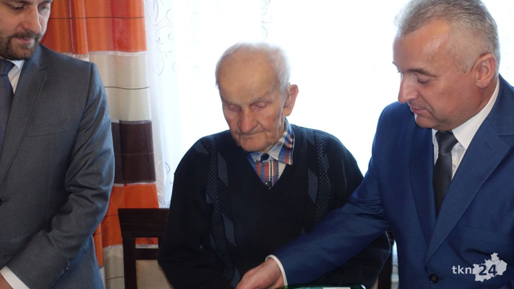 Władysław Pierściński z Młotkowic przeżył już 100 lat i ma się dobrze! [wideo, zdjęcia]