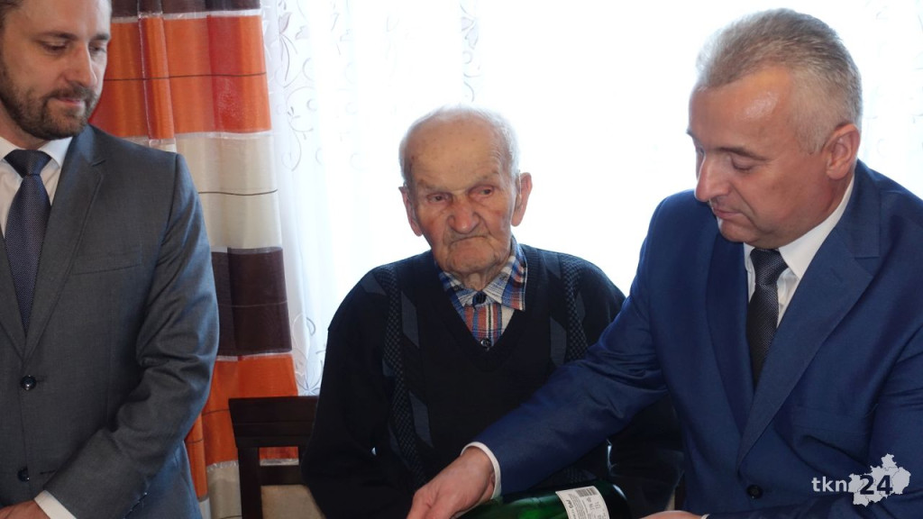 Władysław Pierściński z Młotkowic przeżył już 100 lat i ma się dobrze! [wideo, zdjęcia]