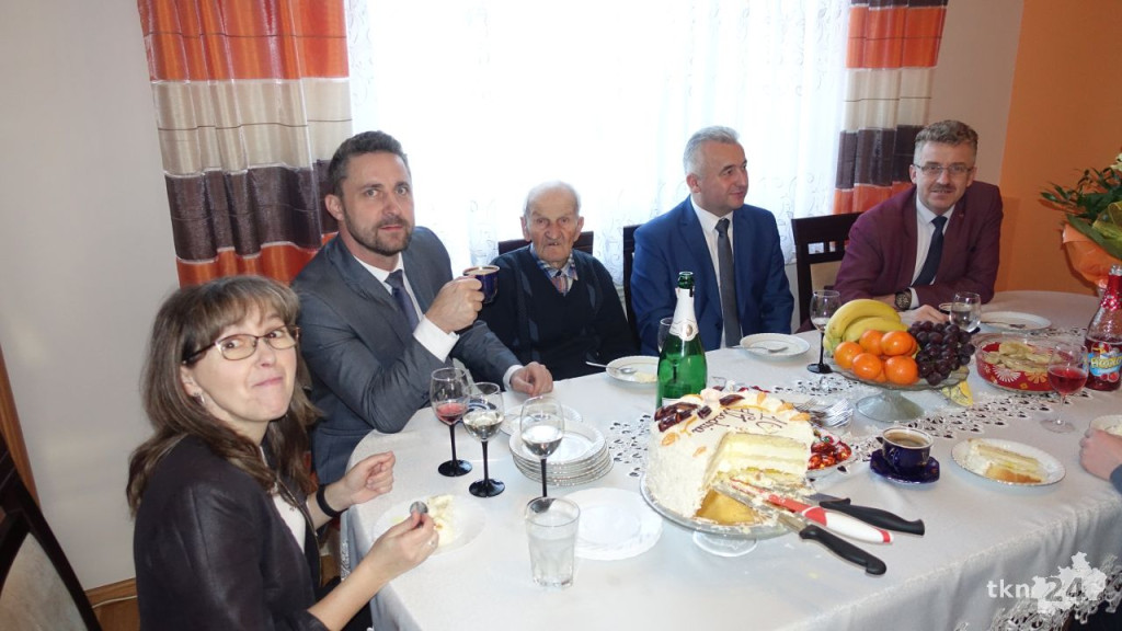 Władysław Pierściński z Młotkowic przeżył już 100 lat i ma się dobrze! [wideo, zdjęcia]