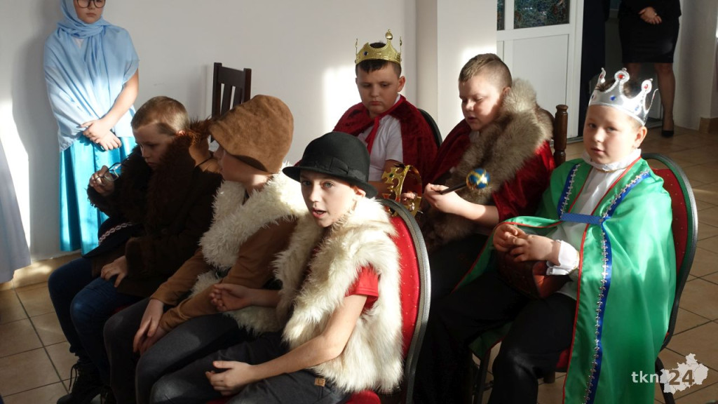 Starsi i potrzebujący spotkali się na wigilii w Pilczycy [wideo, zdjęcia]