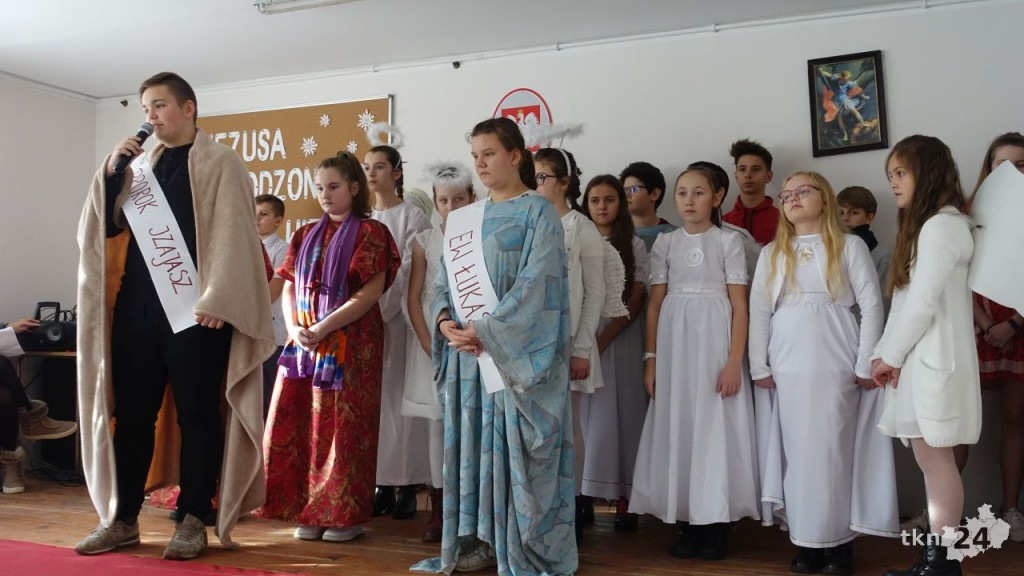 Starsi i potrzebujący spotkali się na wigilii w Pilczycy [wideo, zdjęcia]