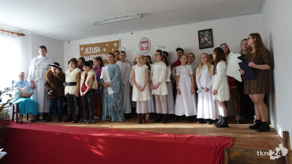 Starsi i potrzebujący spotkali się na wigilii w Pilczycy [wideo, zdjęcia]