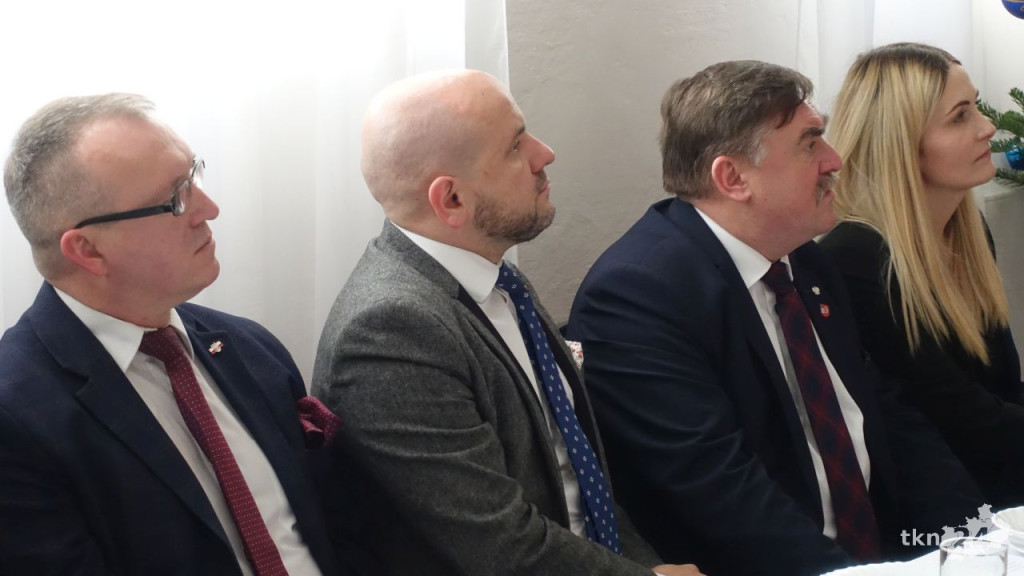 Starsi i potrzebujący spotkali się na wigilii w Pilczycy [wideo, zdjęcia]