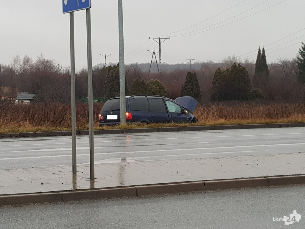 Zderzenie opla i volkswagena na koneckiej obwodnicy [zdjęcia]