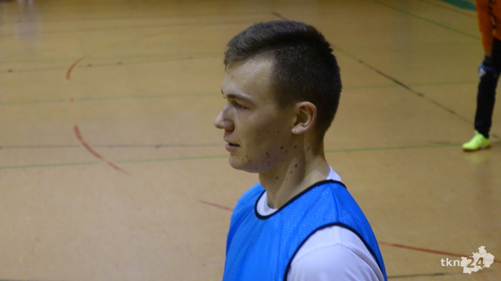 Fałków: Świąteczna rywalizacja w piłkę nożną [wideo, zdjęcia]