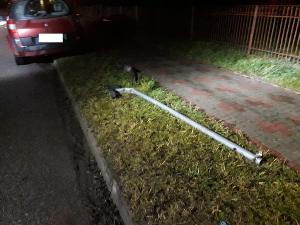 Niespokojna noc wigilijna na koneckich drogach. Wypadki w Modliszewicach i Nieświniu [foto]